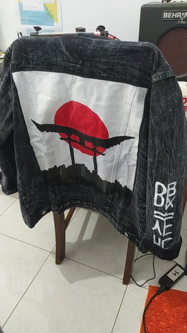 Harajuku torii gate in denim jacket street style art from japan concert outfit ideas