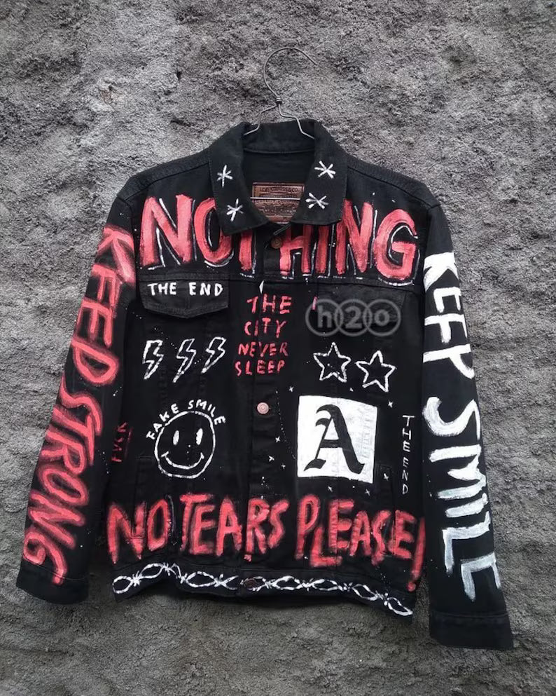 black denim jacket streetwear rock lovers street design concert outfit ideas